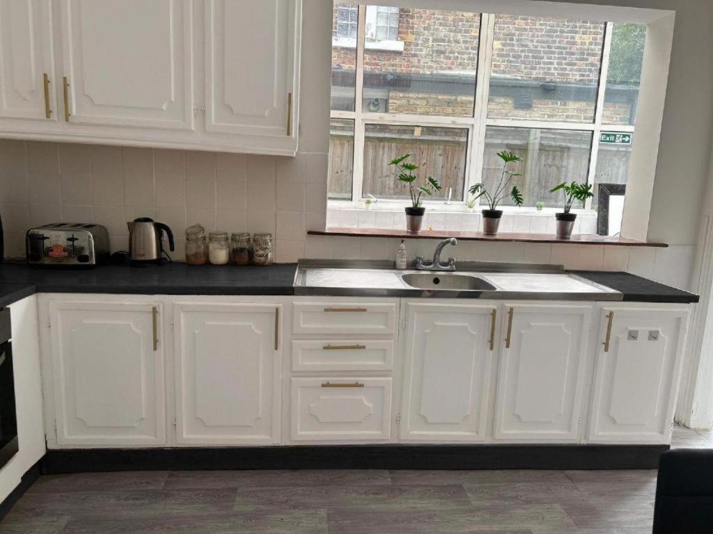 Guest House Balham, South London Spacious, Lambert, 6 Rooms Available 객실 사진
